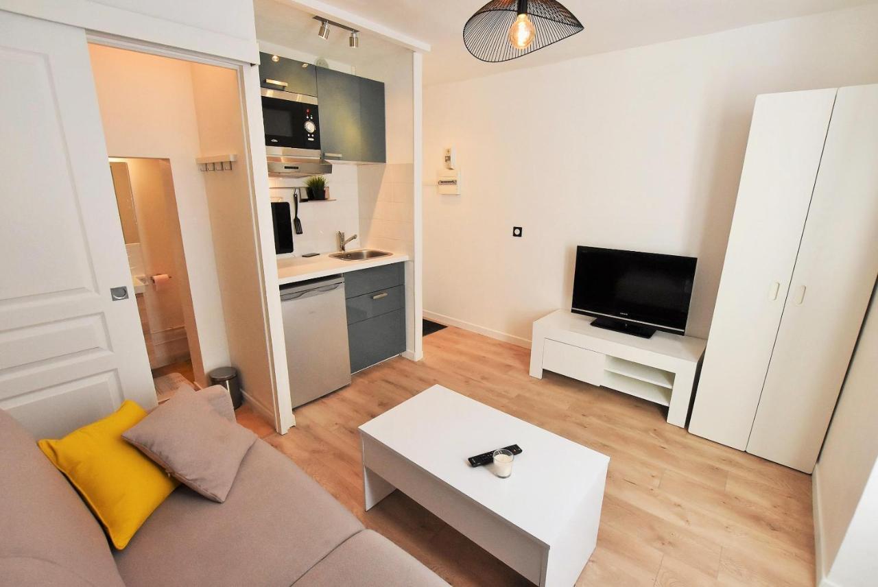Appartement Au Coeur De La Ville De Taverny Exteriör bild
